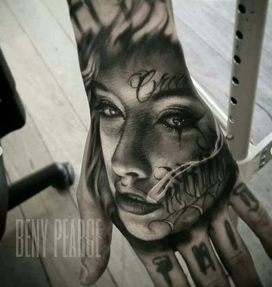 Kadın Temalı Tattoo Dövme Modelleri 13