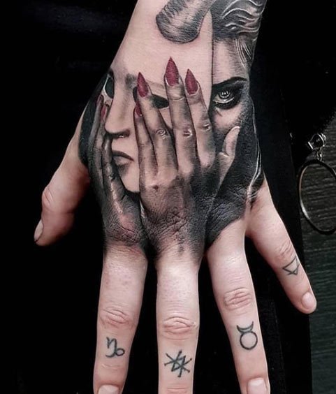 Kadın Temalı Tattoo Dövme Modelleri 14