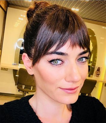Hande Subaşı Saç Rengi ve Modelleri 5