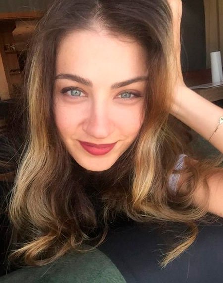 Ceren Benderlioğlu Saç Rengi ve Modelleri 8