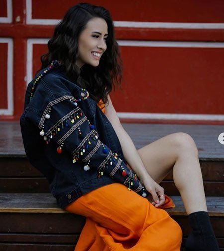 Hande Ünsal Saç Rengi ve Modelleri 4