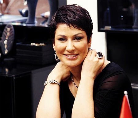İclal Aydın Saç Rengi ve Modelleri 5