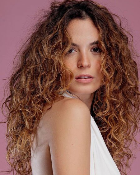 Aslı Bekiroğlu Saç Rengi ve Modelleri 5