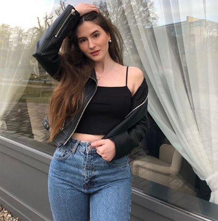 Yeni Trend: Mom Jeans Nedir? Nasıl Kombinlenir 4