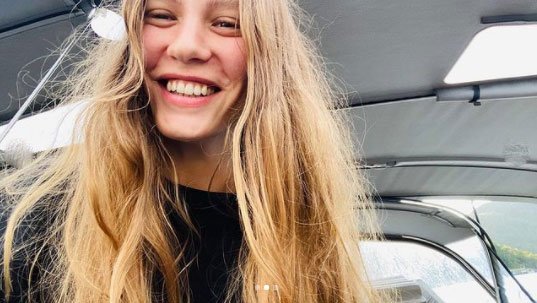 Serenay Sarıkaya Saç Rengi 6