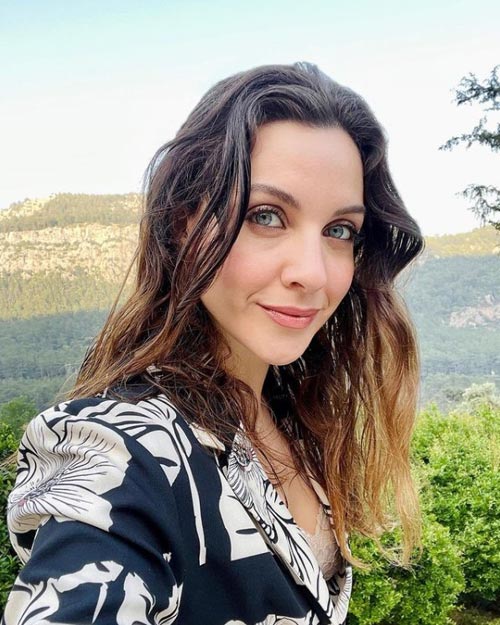 Merve Özkaynak Saç Rengi ve Modelleri 2