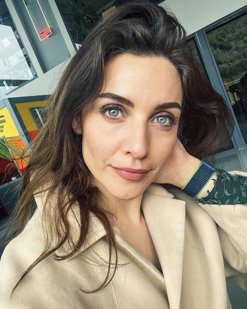 Merve Özkaynak Saç Rengi ve Modelleri 3