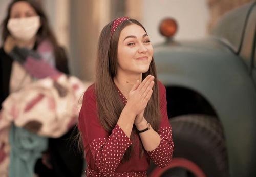 Miray Akay Saç Rengi ve Modelleri 3