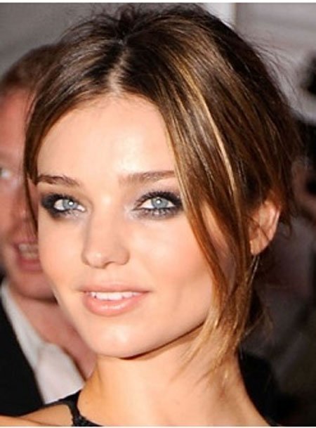 Miranda Kerr Makyajı Saç Modeli ve Kombinleri 12