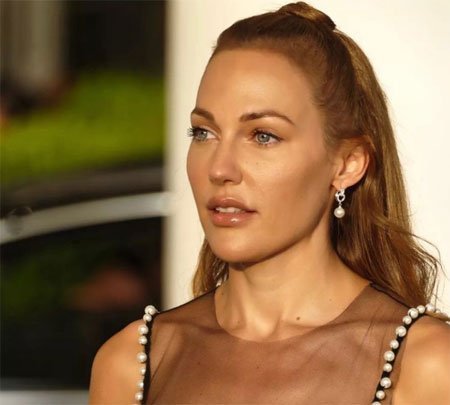 Meryem Uzerli'nin Oynadığı Roller ve Elbiseleri 3