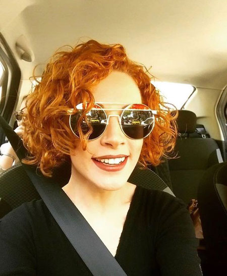 Açelya Topaloğlu Saç Rengi ve Modelleri