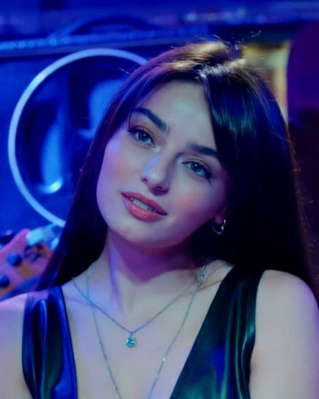 Ayça Ayşin Saç Rengi ve modelleri