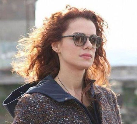 Özge Özpirinçci Saç Rengi ve Modelleri 11