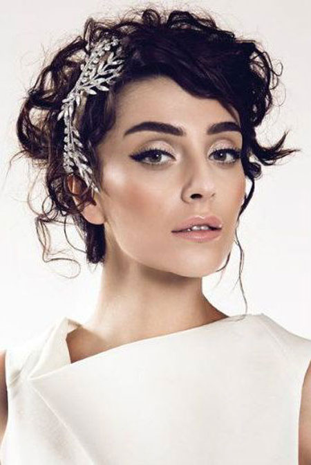 Özge Ulusoy Saç Rengi ve Modelleri 5