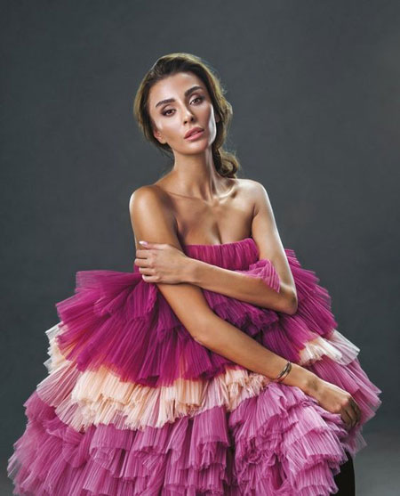 Özge Ulusoy Saç Rengi ve Modelleri 8