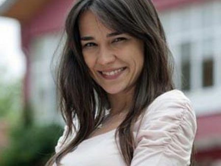 Türkü Turan Saç Rengi ve Modelleri 8
