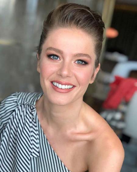 Burcu Biricik Saç Rengi ve Modelleri 9