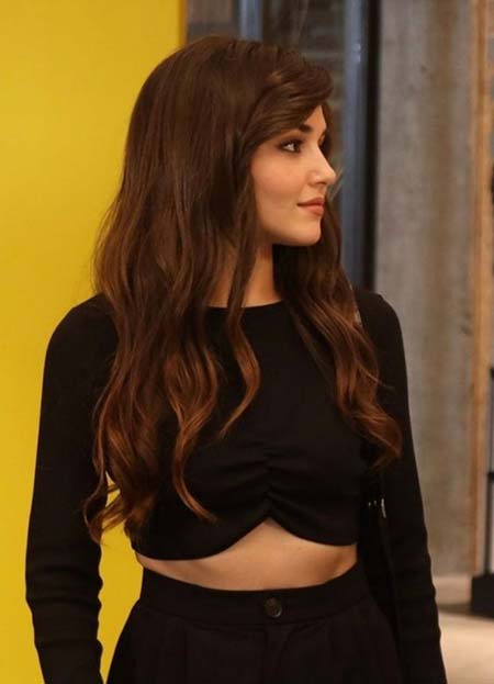 Hande Erçel Makyajı Saç Rengi ve Modelleri 11