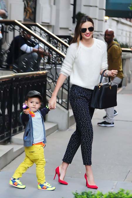 Miranda Kerr Makyajı Saç Modeli ve Kombinleri 1