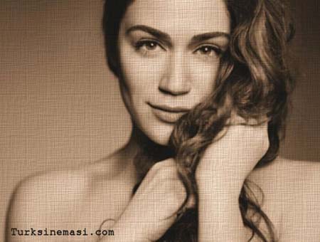 Özge Borak Saç Rengi ve Modelleri 4