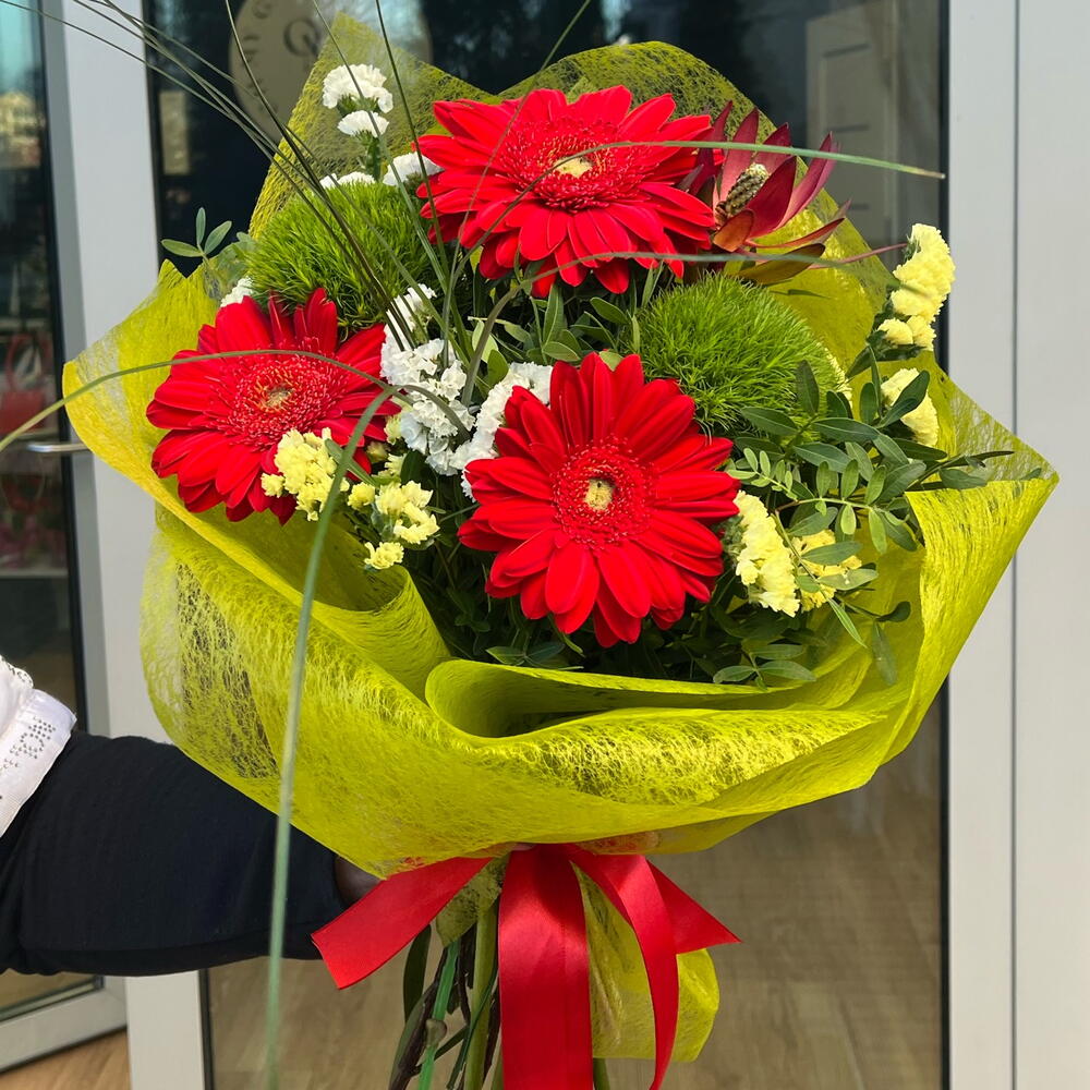 The Meaning of Gerberas in Istanbul 2
